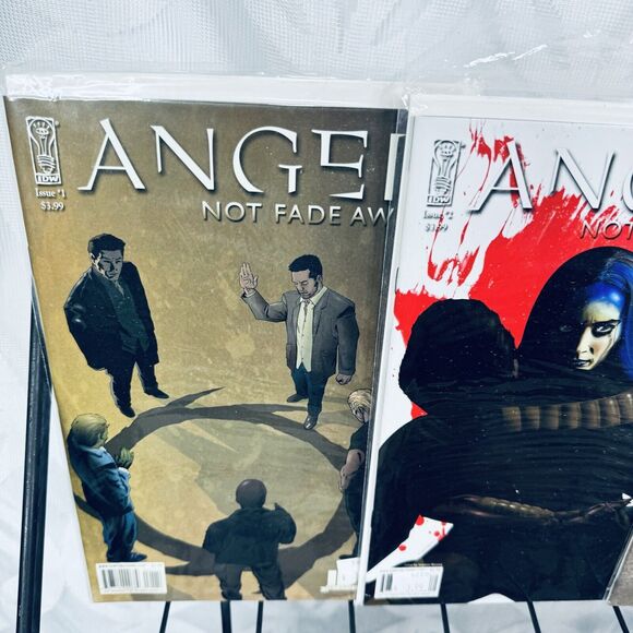 IDW Angel Lot Blood Trenches 1-4, Masks 1, Smile Time 1-3, Hole In The World 1-5 - Picture 4 of 9